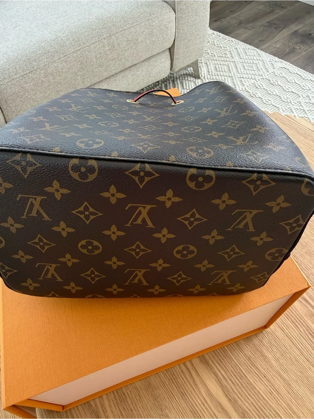 Louis Vuitton bag top